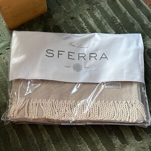 SFERRA Luxurious Throw Blanket
